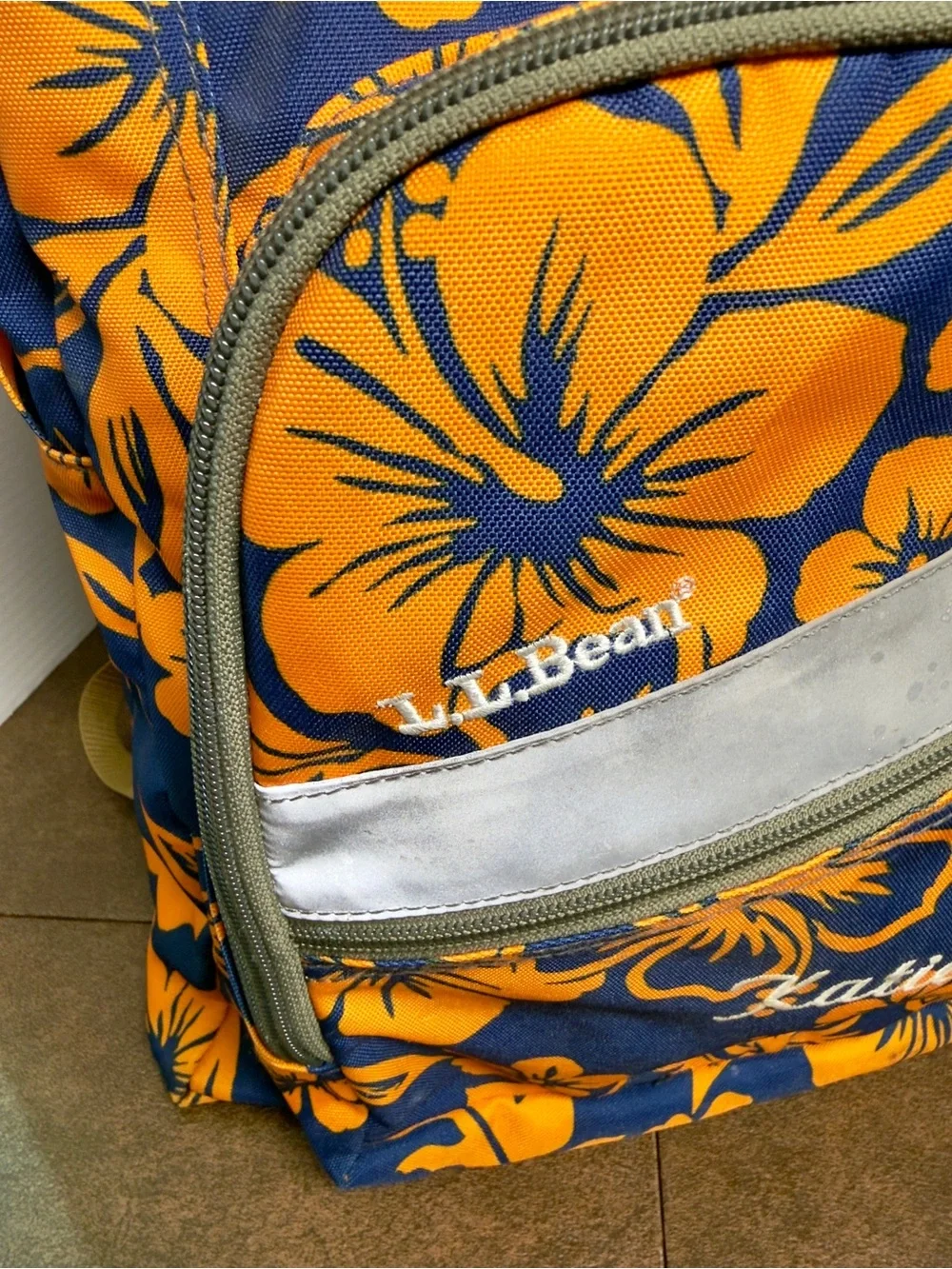 N/A compact navy